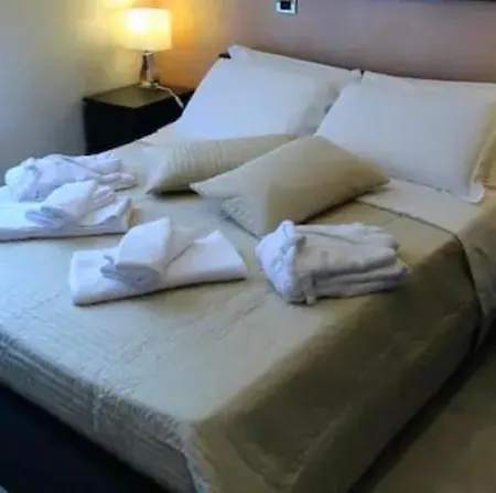 Love hotel Piccolo Angolo Vicino Metro *